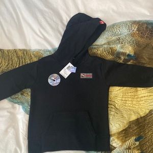 Puma sweatshirt. Never worn tags on. Size small for kids